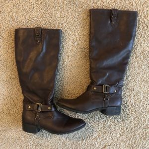 Brown boots size 8 1/2